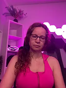 Snapshot of AnnikaRose chatting on 04/24/26, 05:54 AnnikaRose online show from 04/24/26, 05:54