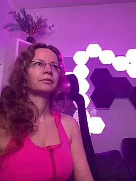 Snapshot of AnnikaRose chatting on 04/29/26, 06:17 AnnikaRose online show from 04/29/26, 06:17