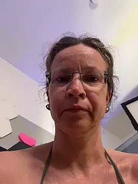 AnnikaRose online show from 06/30/26, 02:45
