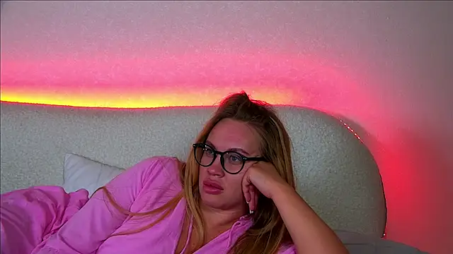 MariaNeumann online show from 02/03/25, 12:58