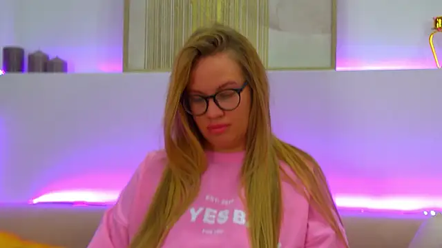 MariaNeumann online show from 02/10/25, 01:24