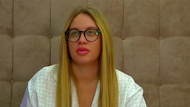 MariaNeumann online show from 03/06/25, 04:28