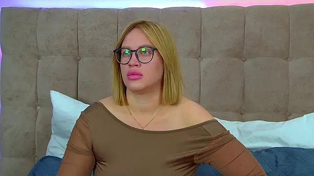 MariaNeumann online show from 09/28/25, 06:46