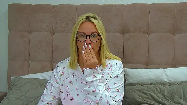 MariaNeumann online show from 03/07/26, 06:38