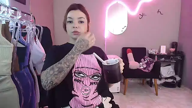 HotRuiva online show from 12/27/24, 01:50