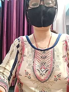 Aishwaryaa 69 online show from 12/23/25, 07:50