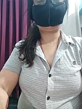 Aishwaryaa 69 online show from 04/18/26, 02:37