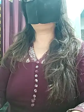 Aishwaryaa 69 online show from 05/23/26, 02:17