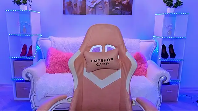 EmmyMills online show from 01/13/26, 05:51