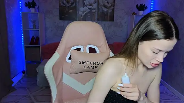 EmmyMills online show from 05/02/26, 08:58