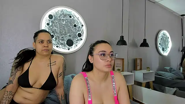 Snapshot of naughtylesbians__ chatting on 12/22/24, 03:00 naughtylesbians online show from 12/22/24, 03:00