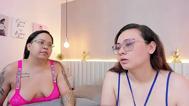 Snapshot of naughtylesbians__ chatting on 03/03/25, 03:08 naughtylesbians online show from 03/03/25, 03:08