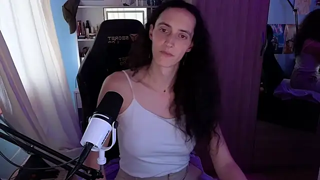 MemiKouki online show from 02/11/26, 04:34