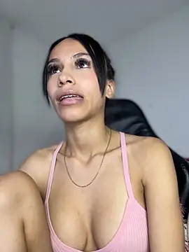 Miaa love6969 online show from 04/21/26, 01:42