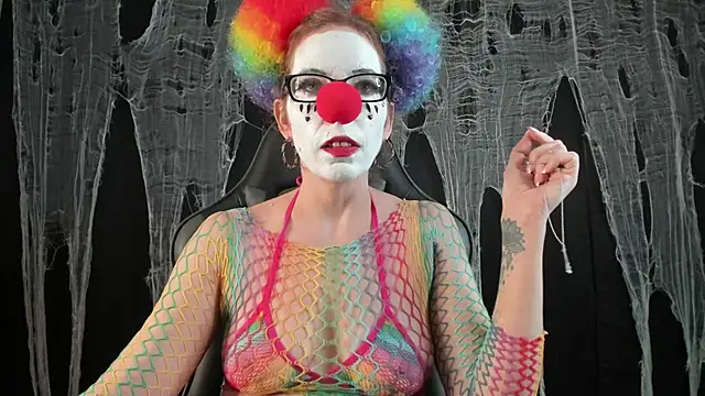 SaraDesirexo online show from 10/31/25, 11:11