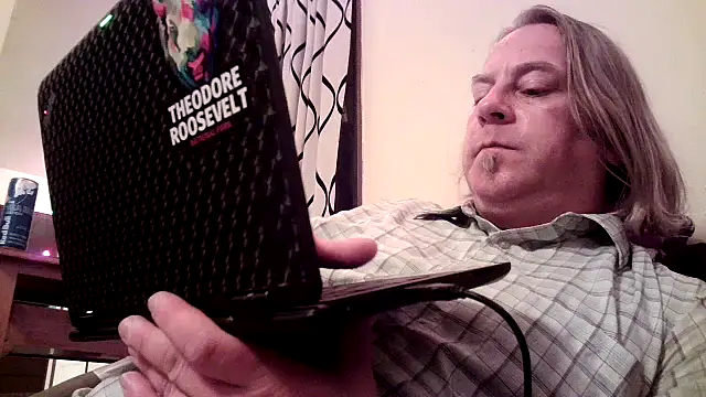 Snapshot of Mic_Oxinner chatting on 12/06/24, 12:27 Mic Oxinner online show from 12/06/24, 12:27