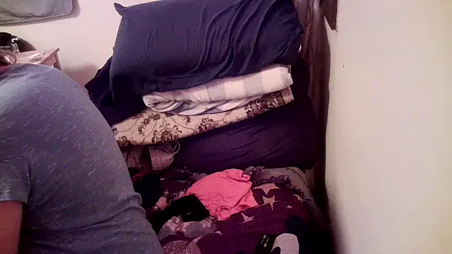 Snapshot of Mic_Oxinner chatting on 01/06/25, 12:59 Mic Oxinner online show from 01/06/25, 12:59