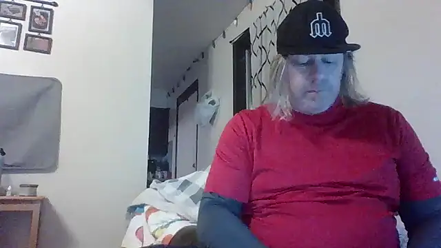 Snapshot of Mic_Oxinner chatting on 01/13/25, 12:24 Mic Oxinner online show from 01/13/25, 12:24