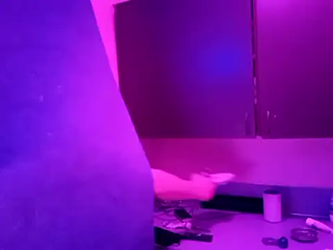 Snapshot of Mic_Oxinner chatting on 01/29/25, 12:24 Mic Oxinner online show from 01/29/25, 12:24