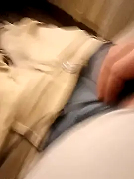 Snapshot of Mic_Oxinner chatting on 02/02/25, 11:08 Mic Oxinner online show from 02/02/25, 11:08