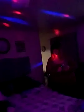 Snapshot of Mic_Oxinner chatting on 02/20/25, 10:48 Mic Oxinner online show from 02/20/25, 10:48