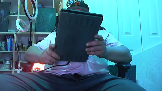 Snapshot of Mic_Oxinner chatting on 09/27/25, 10:37 Mic Oxinner online show from 09/27/25, 10:37