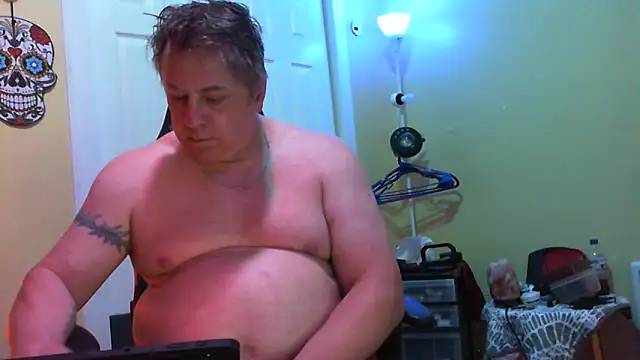 Snapshot of Mic_Oxinner chatting on 09/29/25, 04:06 Mic Oxinner online show from 09/29/25, 04:06