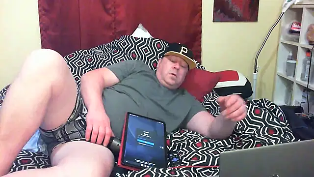 Snapshot of Mic_Oxinner chatting on 10/22/25, 03:23 Mic Oxinner online show from 10/22/25, 03:23