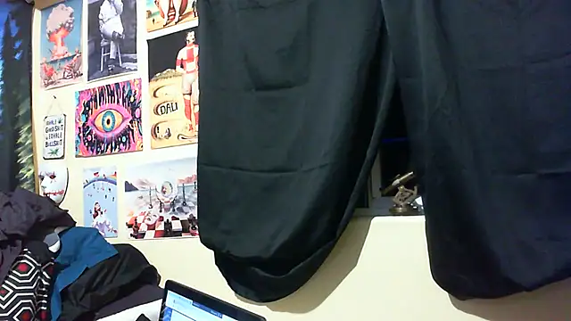 Snapshot of Mic_Oxinner chatting on 06/06/26, 07:46 Mic Oxinner online show from 06/06/26, 07:46
