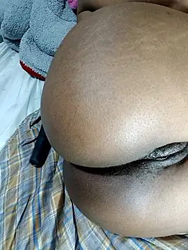 Snapshot of cuttie_sasha chatting on 10/11/25, 03:10 cuttie sasha online show from 10/11/25, 03:10