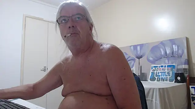 Snapshot of john_little_one1 chatting on 09/13/25, 12:21 john little one1 online show from 09/13/25, 12:21