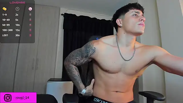 Snapshot of _joansoto chatting on 03/21/25, 01:12  joansoto online show from 03/21/25, 01:12