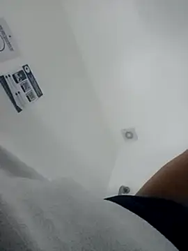 Snapshot of fire_menxxx001 chatting on 12/22/24, 03:44 fire menxxx001 online show from 12/22/24, 03:44