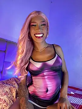 Snapshot of Alexa_Chanell_Oficial chatting on 05/22/26, 05:25 Alexa Chanell Oficial online show from 05/22/26, 05:25