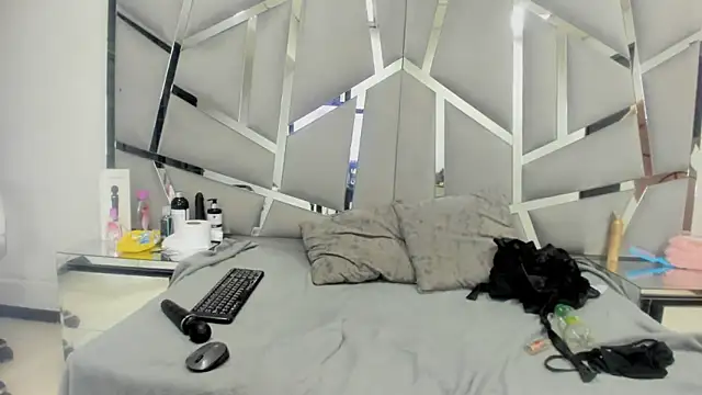 Catherinee69 x online show from 01/15/25, 09:24