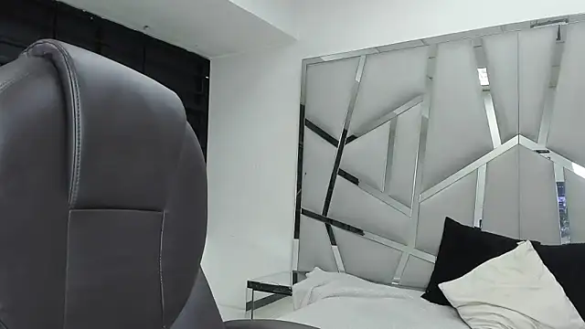 Catherinee69 x online show from 02/17/26, 03:25