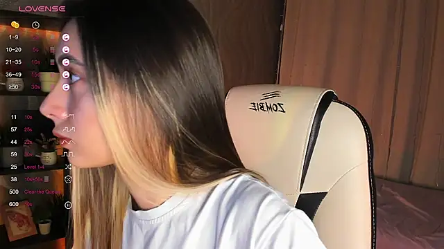 DarlaLike online show from 11/21/25, 03:38