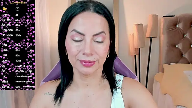 veronika naughty online show from 10/09/25, 02:04