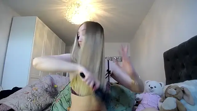 Ninadream2001 online show from 01/24/25, 10:00