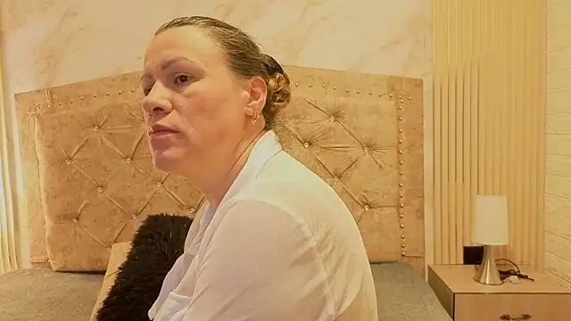 charlotte  G online show from 11/08/25, 11:32