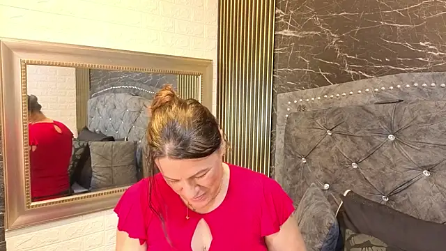 Snapshot of charlotte__G chatting on 06/05/26, 11:27 charlotte G online show from 06/05/26, 11:27