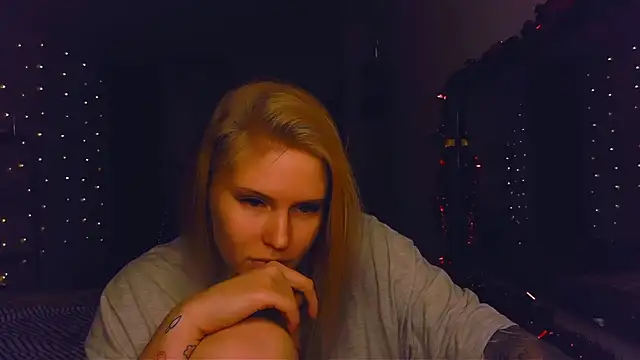 VoluptuousDreams online show from 12/06/24, 05:44
