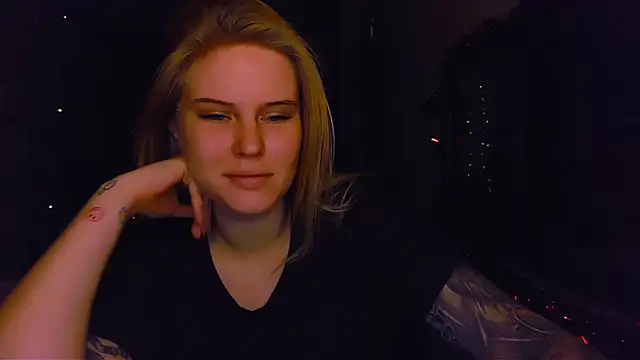 VoluptuousDreams online show from 12/21/24, 02:37