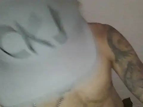 Snapshot of Moreno_maduro chatting on 04/03/26, 12:36 Moreno maduro online show from 04/03/26, 12:36