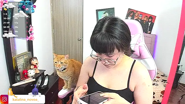 Katalina novoa online show from 12/15/25, 04:50