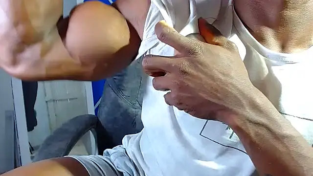 Snapshot of alexander_megan chatting on 01/29/25, 03:33 alexander megan online show from 01/29/25, 03:33