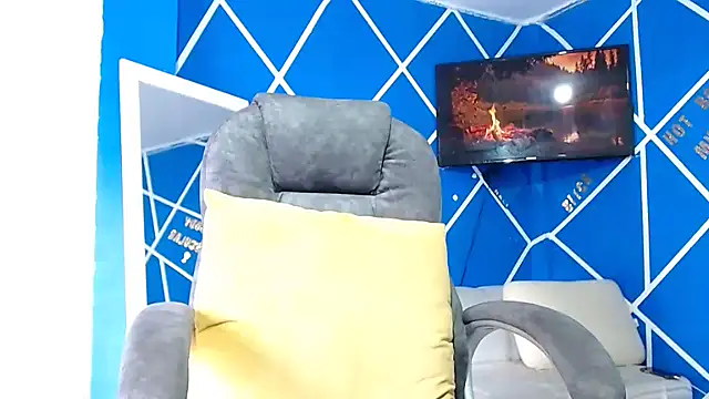 Snapshot of alexander_megan chatting on 11/14/25, 07:01 alexander megan online show from 11/14/25, 07:01