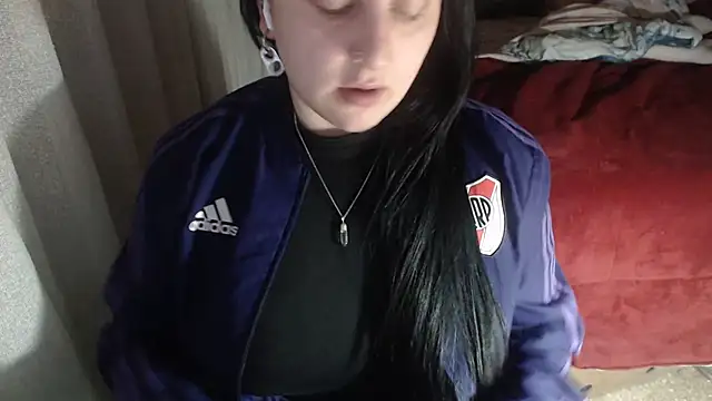 Snapshot of lady_rolinga chatting on 08/03/26, 02:32 lady rolinga online show from 08/03/26, 02:32