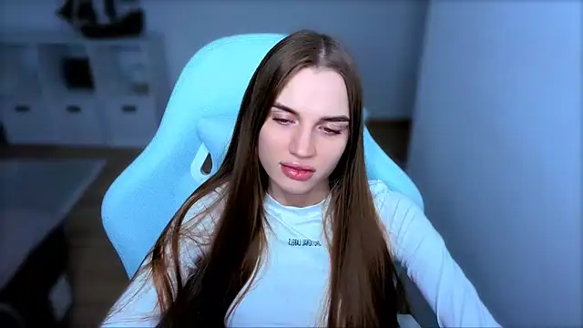 StellaLawless online show from 09/30/25, 09:42