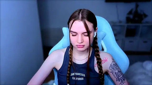 StellaLawless online show from 12/17/25, 12:33